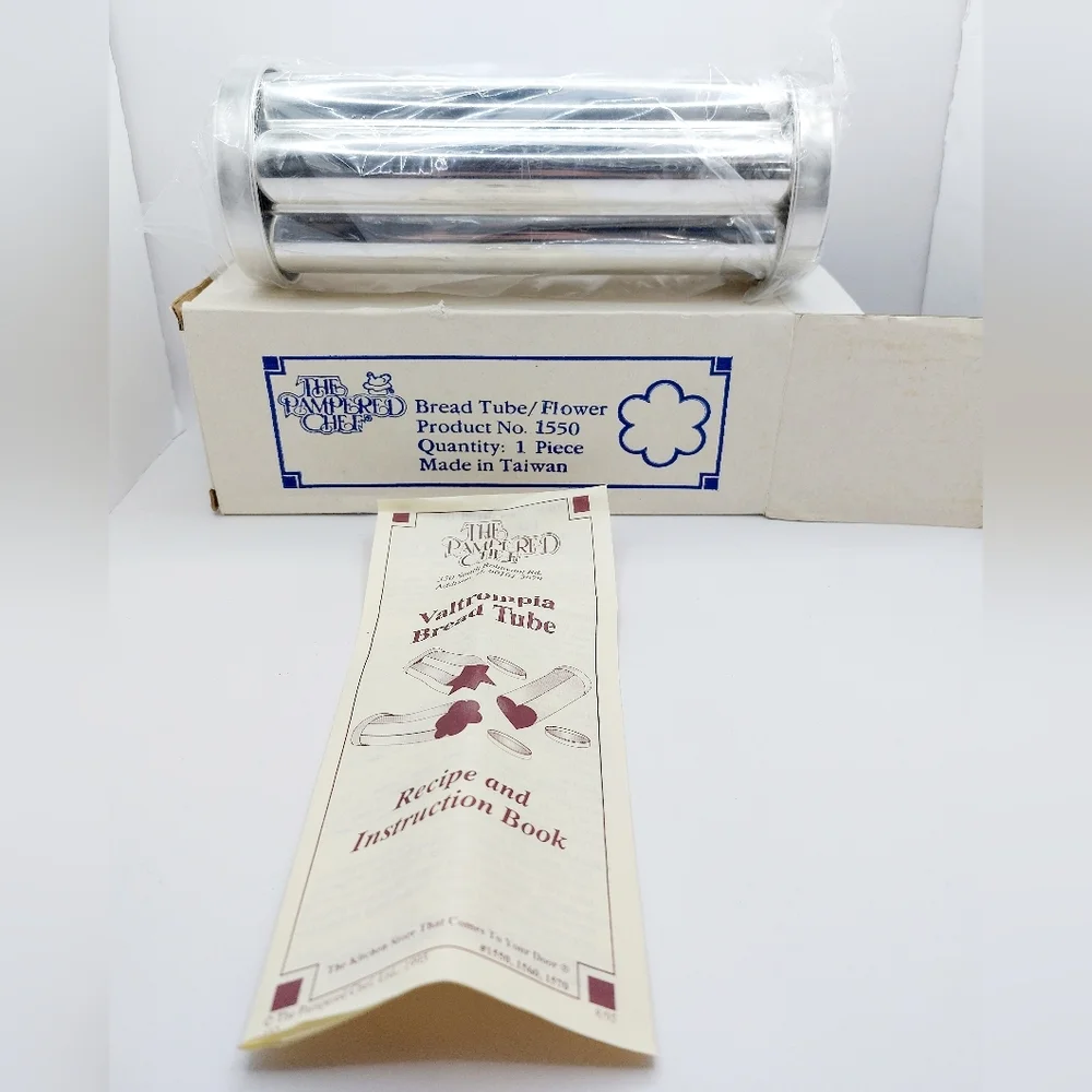 Vintage Pampered‎ Chef Flower Bread Tube Baking Mold #1550 w/ Recipe Book & Box